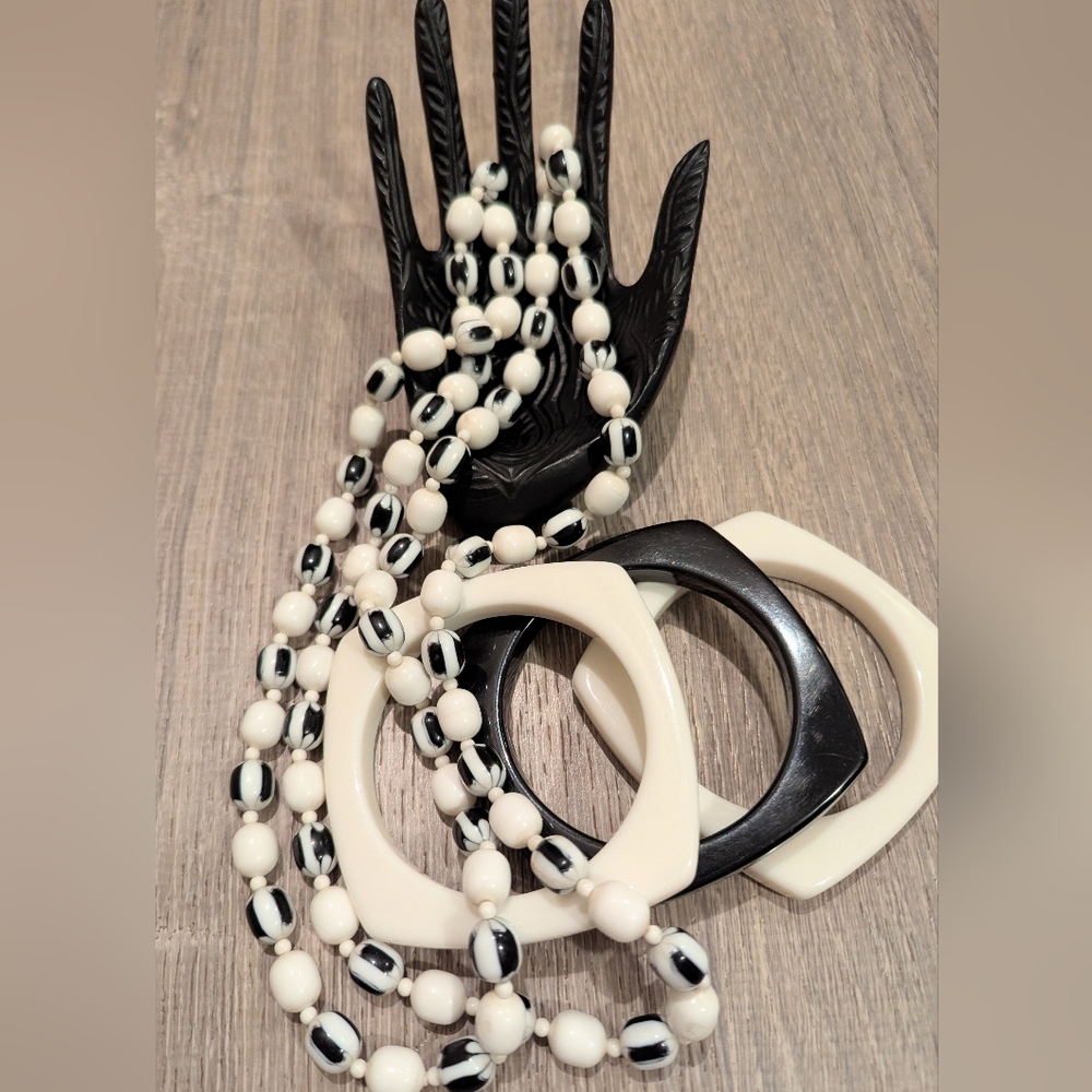 Vintage 60s Black and White Mod Necklace Bangle Set